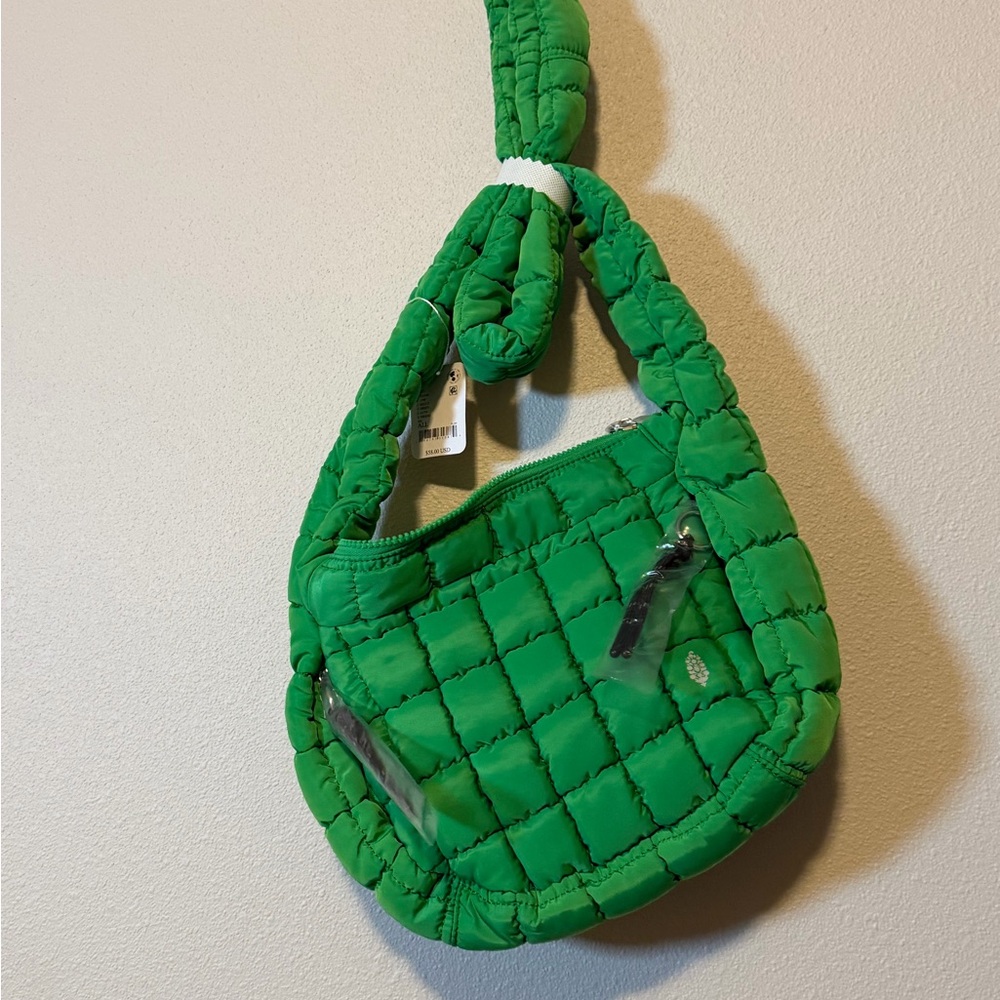 Free People Movement Quilted Baby Caryall Sling Bag Kelly Green $58 - Picture 6 of 6